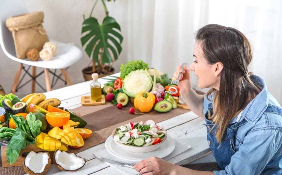 The Best Foods to Manage PMOS (PCOS) Symptoms Naturally: An Insulin-Resistance Diet Guide