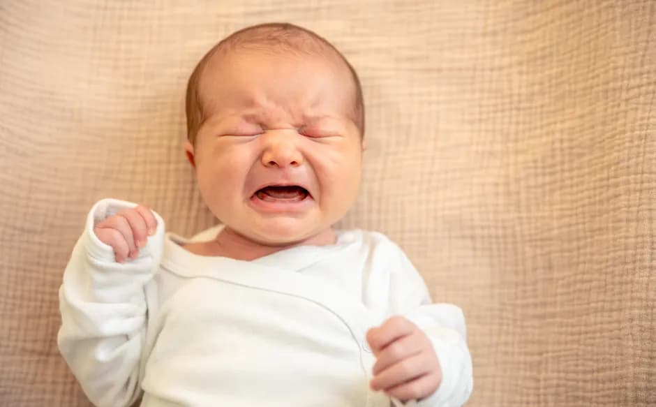 What Causes Colic in Babies and When Should Parents Consult a Paediatrician?